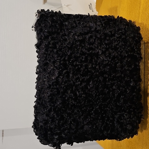 NWT Urban Outfitters Teddy Fleece Makeup Bag - Picture 5 of 8